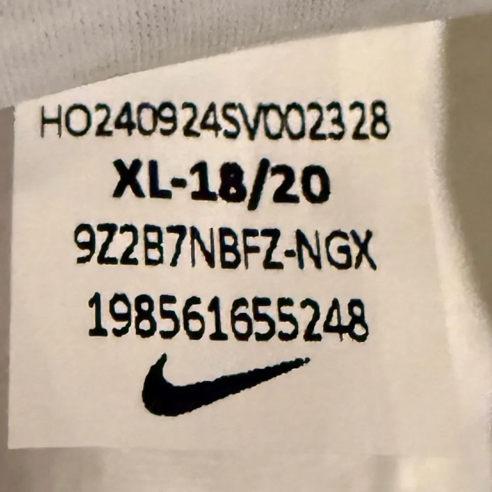 Nike Youth Miami Heat Jimmy Butler Short Sleeve Crewneck T-Shirt. Youth XL. NEW.